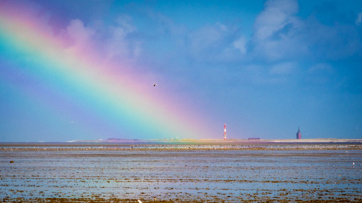 An der Küste ist ein Regenbogen besonders schön. (Foto)