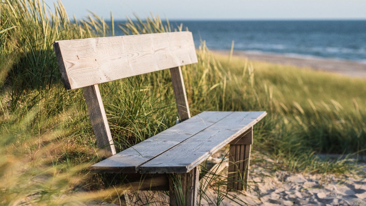 Bei sonnigem Wetter fühlt man sich am Strand am wohlsten. Bei sonnigem Wetter fühlt man sich am Strand am wohlsten. (Foto)