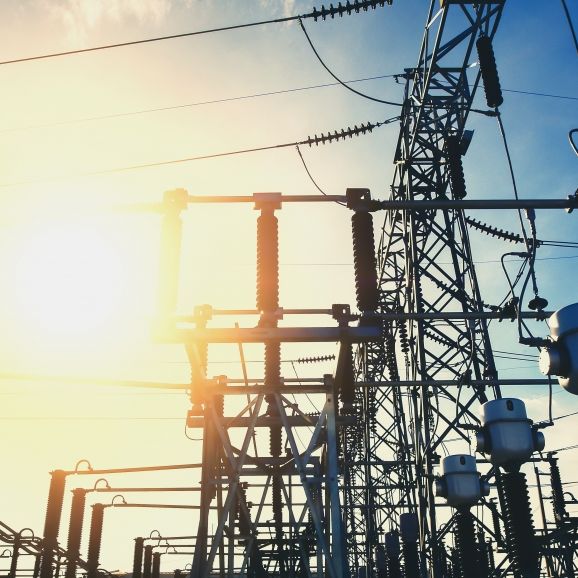 Experten befürchten Strom-Knappheit - Wirtschaftsstandort in Gefahr?