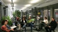 Wartezone einer Agentur für Arbeit 