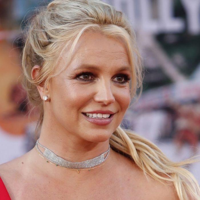 Britney versohlt sich halbnackt den Popo - Heidi Klum 