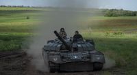 Das russische Militär will vier weitere Leopard-Panzer aus Deutschland zerstört haben.