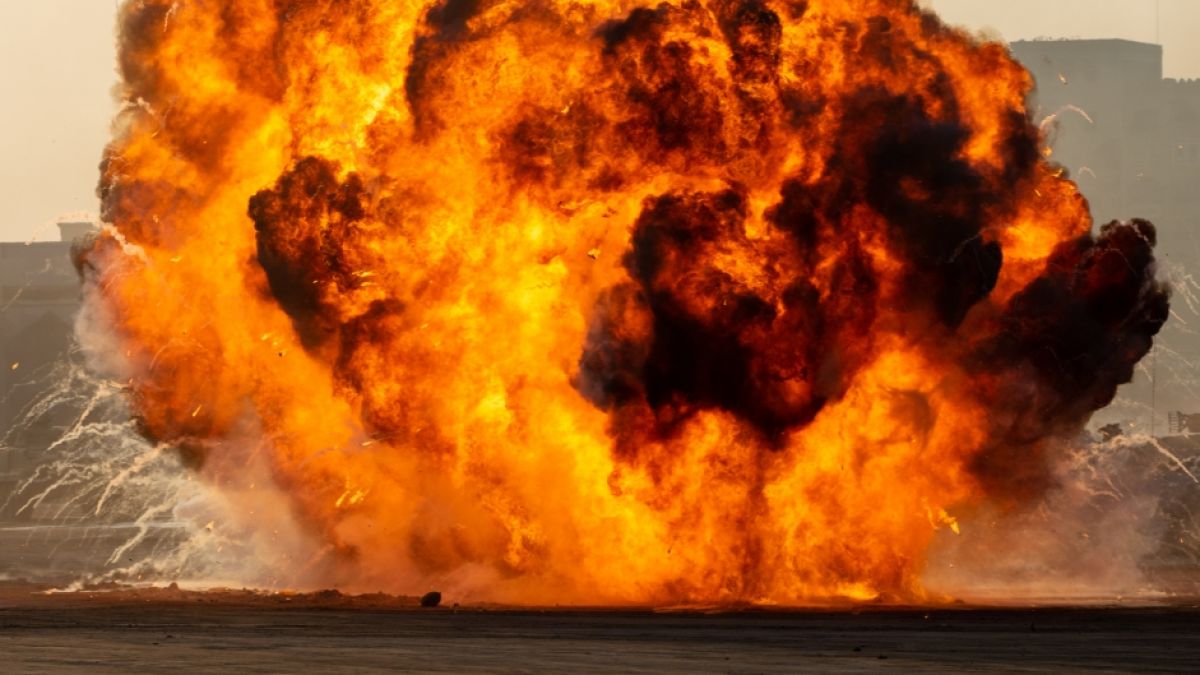 Ein russischer Mehrfachraketenwerfer ging bei einem Ukraine-Angriff in Flammen auf. (Foto)