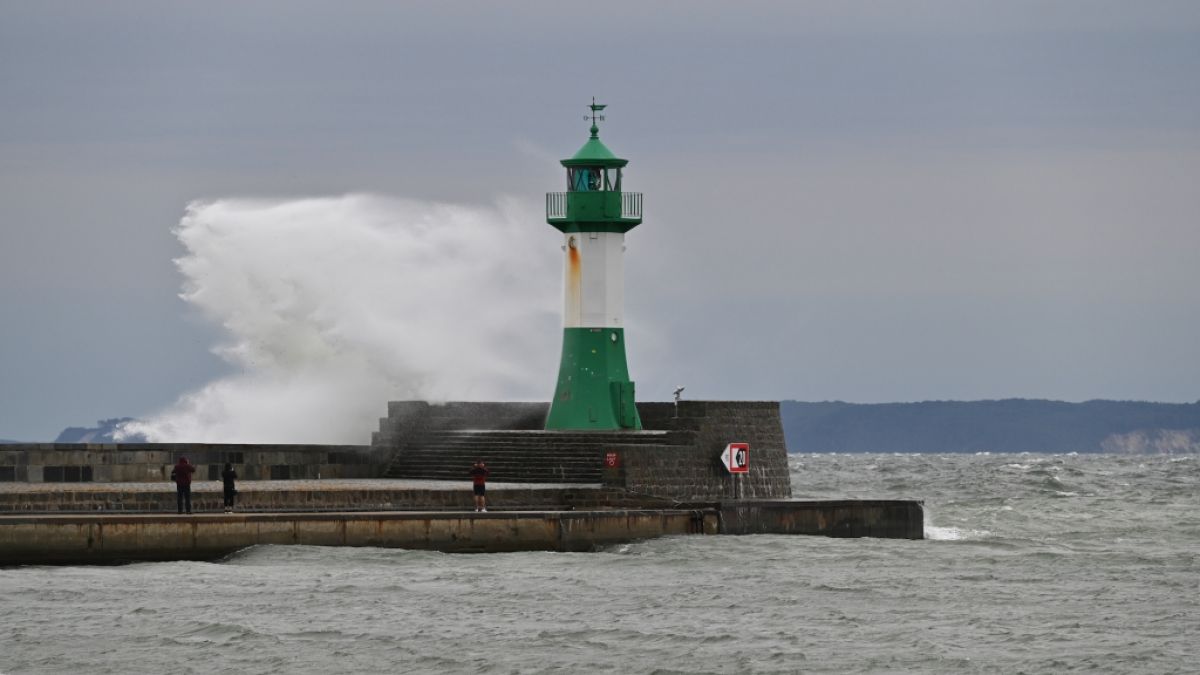 Bei Unwetter sollten Sie den Strand besser meiden. (Foto)