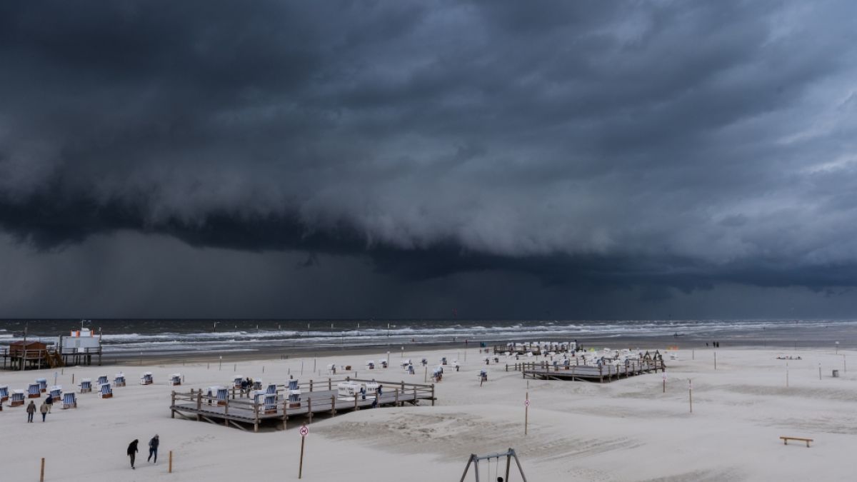 Bei Unwetter sollten Sie den Strand besser meiden. Bei Unwetter sollten Sie den Strand besser meiden. (Foto)