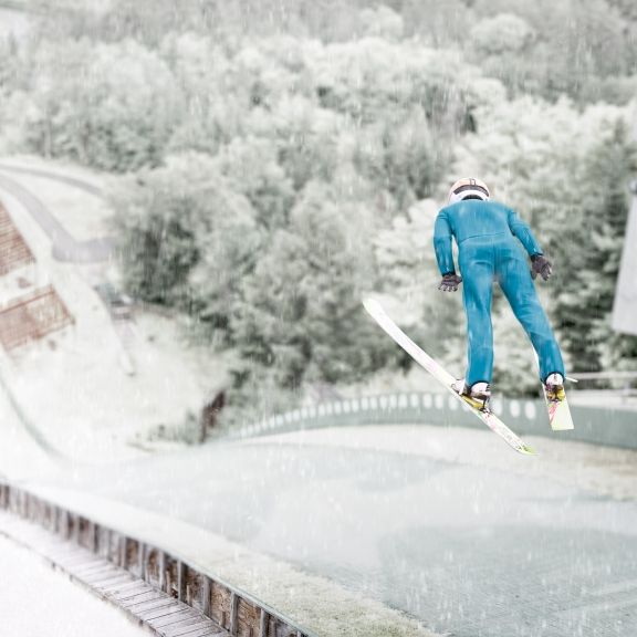 Wintersportwelt unter Schock! Skisprung-Star (24) plötzlich gestorben