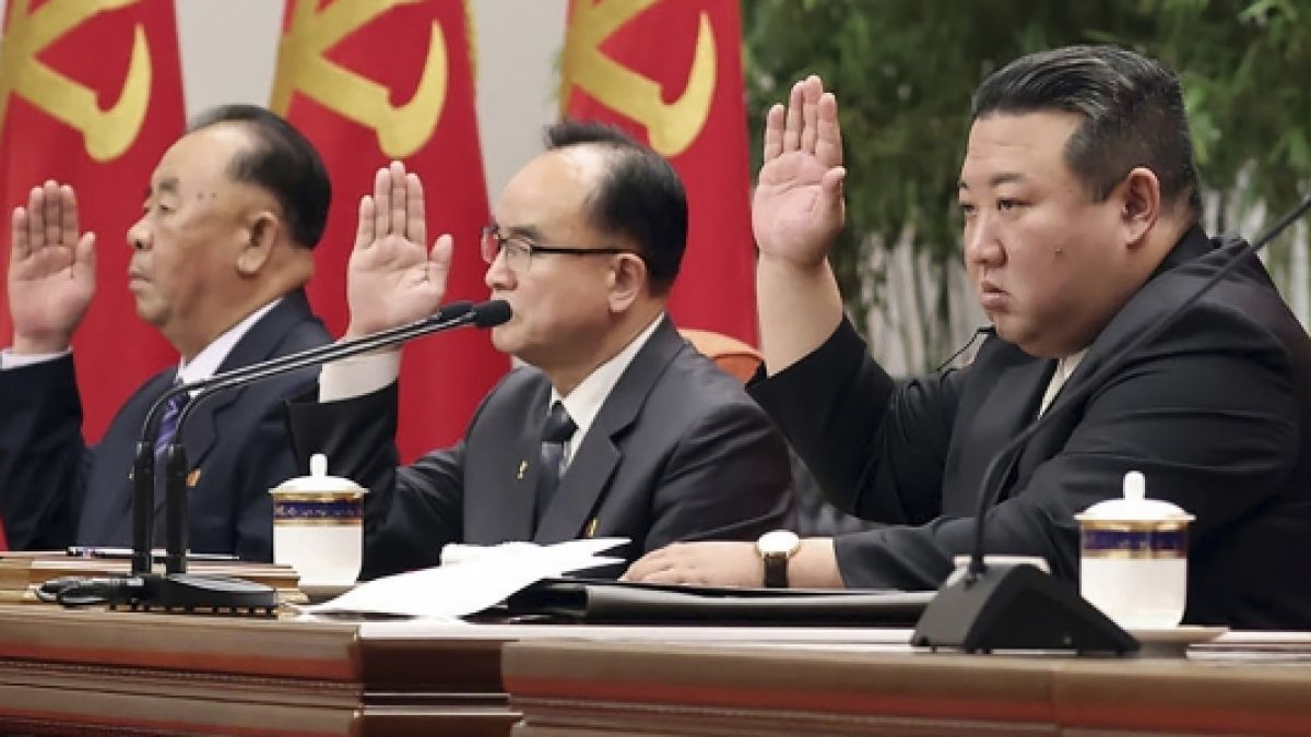 Kim Jong Un soll mit Schlaflosigkeit sowie Alkohol- und Nikotinabhängigkeit zu kämpfen haben. (Foto)
