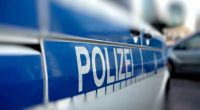 Ein bewaffneter Mann ging am Hauptbahnhof in Mülheim auf Polizisten los. (Symbolfoto)