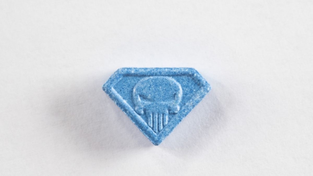 Die Pillen der Variante "Blue Punisher" sind zumeist blau und mit einem Totenkopf versehen, der an den Marvel-Charakter "The Punisher" erinnert. (Foto)