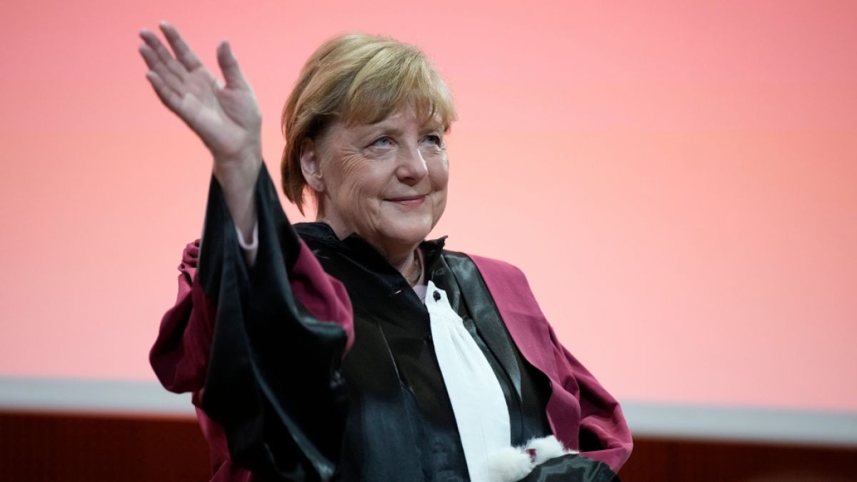 Das Kanzleramt zahlt noch immer Angela Merkels Visagistin. (Foto)