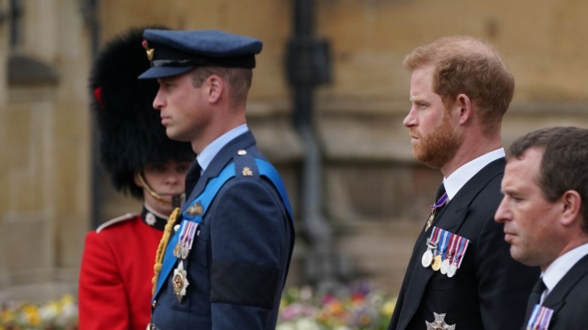 Das royale Zerwürfnis bei Prinz William (links) und Prinz Harry dauert an. (Foto)