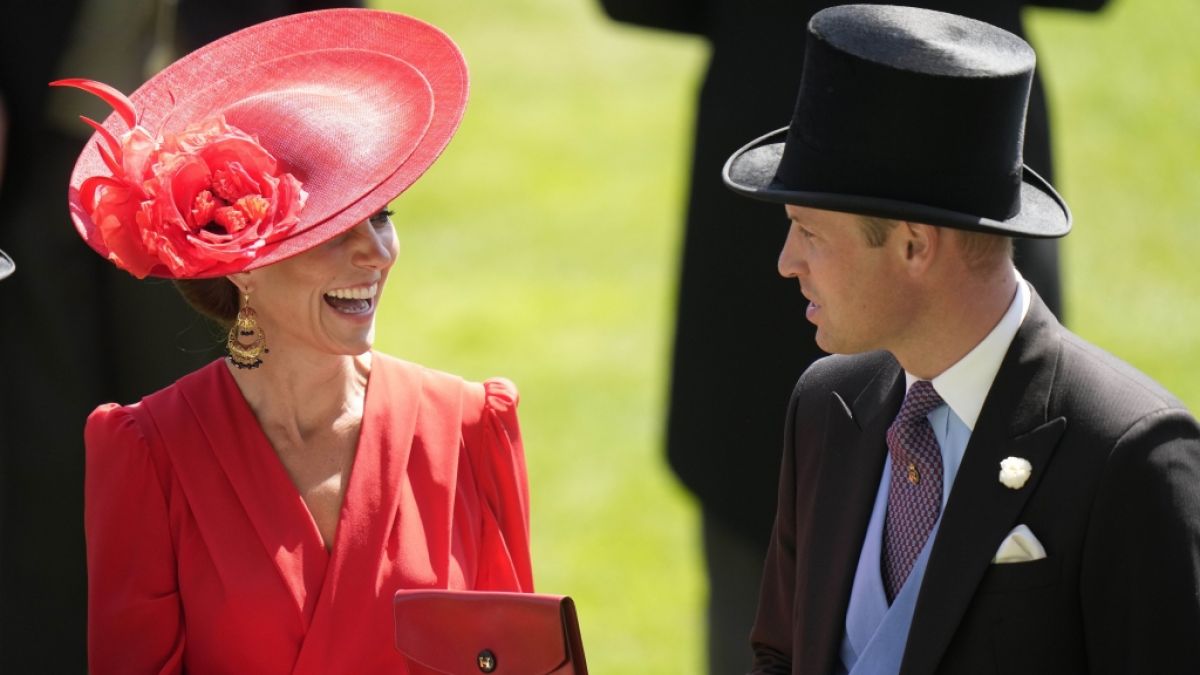 Prinzessin Kate und Prinz William sorgten jetzt während eines Kirchenbesuchs für Flirt-Alarm. (Foto)