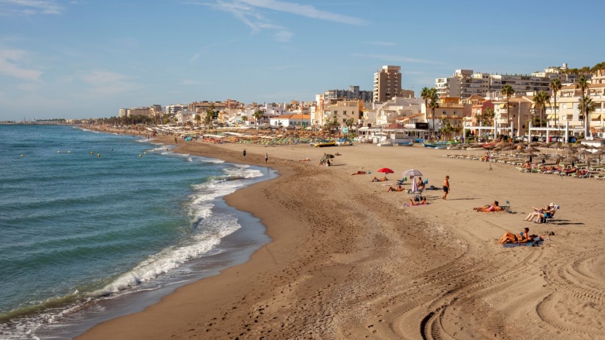 An der Küste des spanischen Urlaubsortes Torremolinos häufen sich im Sommer 2023 die Hai-Sichtungen. (Foto)
