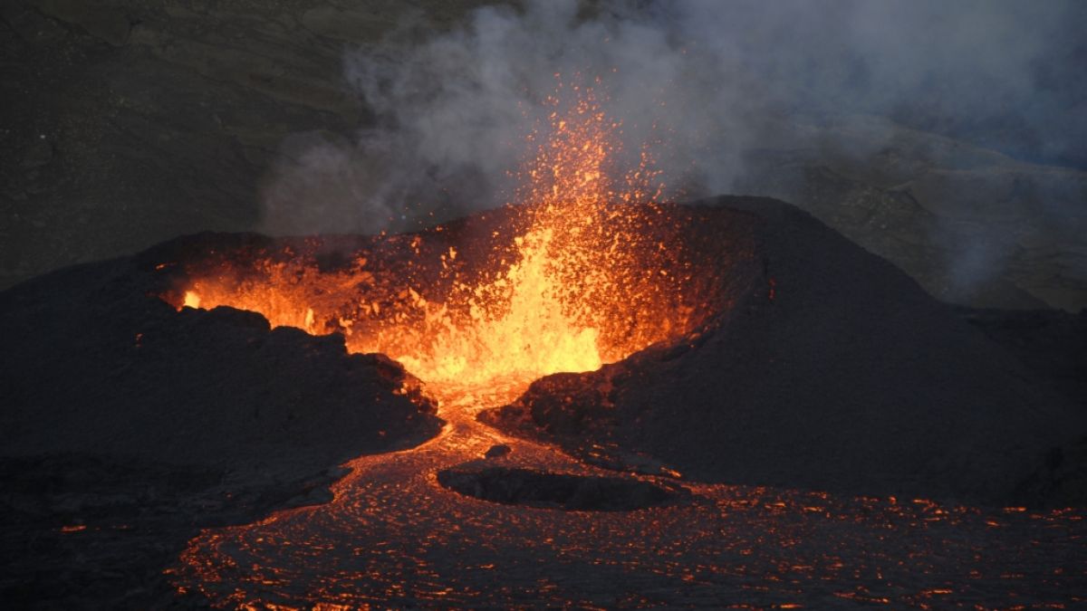 Auf Island ist es im dritten Jahr in Folge zu einem vulkanischen Ausbruch mit spektakulären Bildern gekommen. (Foto)