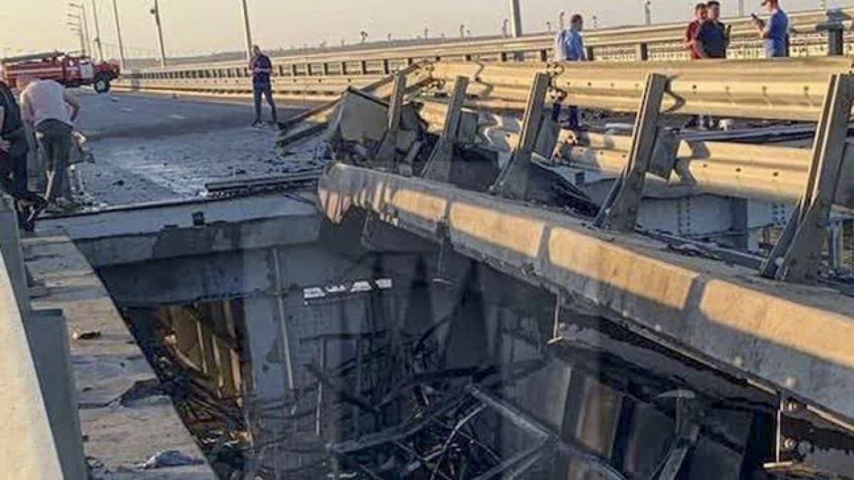Bei einer Explosion auf der Krimbrücke wurden zwei Menschen getötet. (Foto)