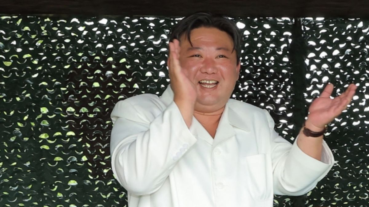 Kim Jong-un jubelt über den Testabschuss einer Nordkorea-Rakete. (Foto)