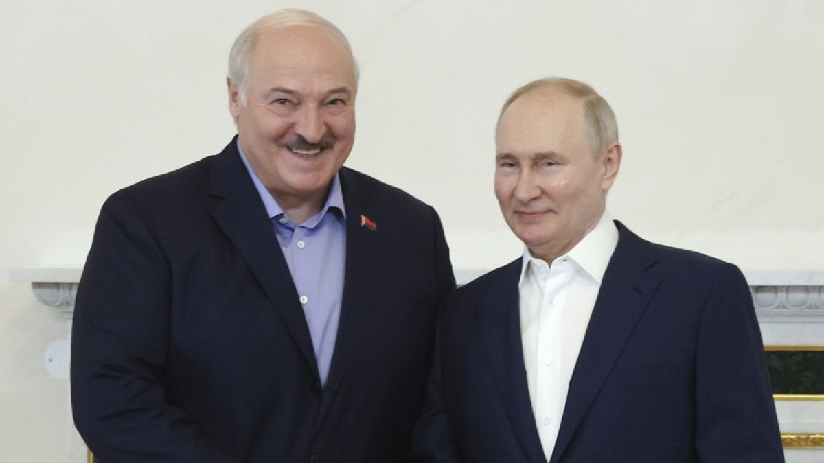Alexander Lukaschenko (l.) hat von einem Wagner-Angriff auf Polen gesprochen. (Foto)