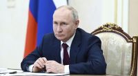 In Wladimir Putins Weltbild passen nur Männlein und Weiblein - geschlechtsangleichende Operationen hat der Kreml-Despot nun per Gesetz verbieten lassen.