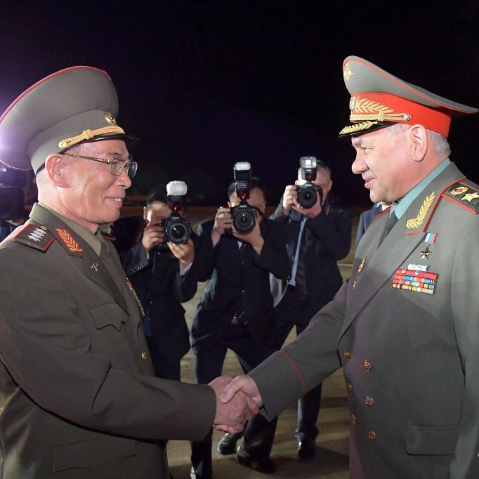 Putin-Scherge bettelt bei Kim Jong-un um Waffen