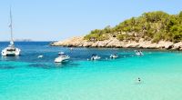 In dem beliebten Ferienort Sant Antoni de Portmany auf Ibiza ist eine 22-jährige Touristin aus Deutschland tot aufgefunden worden (Symbolfoto).