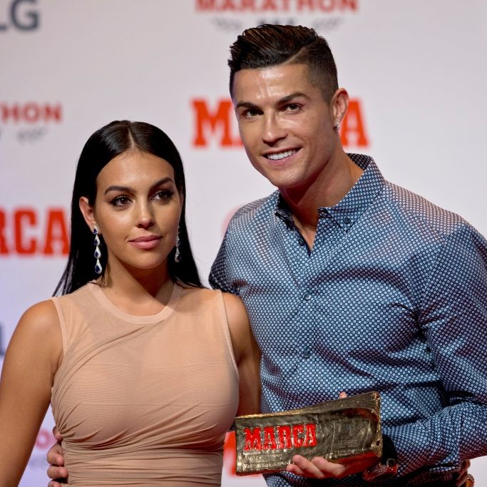 Hallöchen Popöchen! Hier zeigt Ronaldos Freundin ihre prallen Mega-Backen