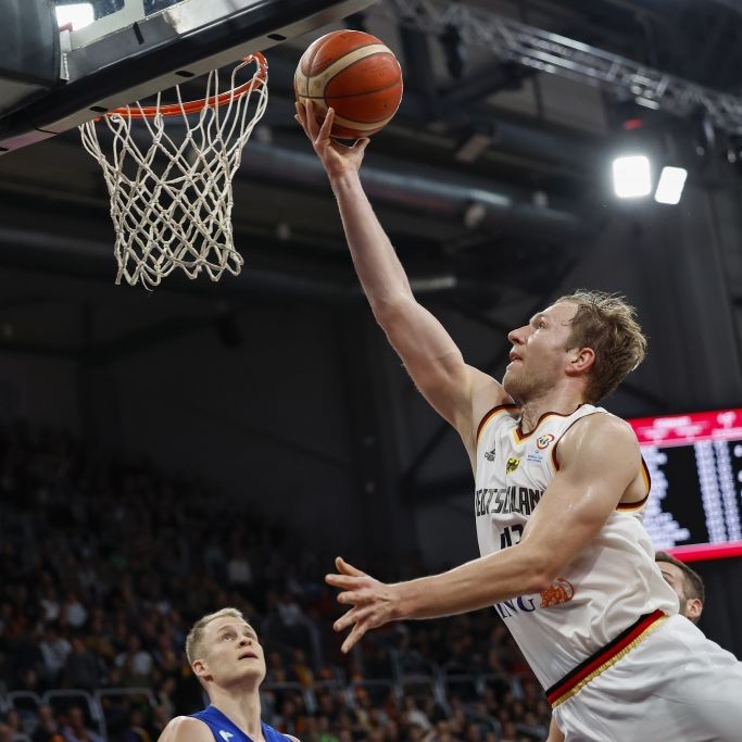 Deutschland schlägt Serbien! Basketball-Riesen sind Weltmeister