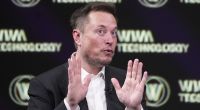 Unternehmer Elon Musk soll mit einer wichtigen Entscheidung Wladimir Putin in die Karten gespielt haben.