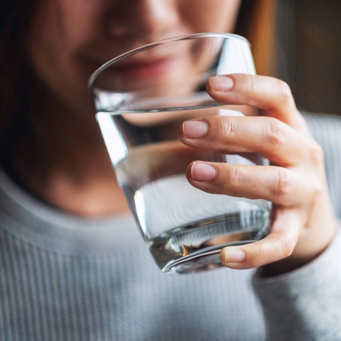 Frau (35) ext literweise Wasser binnen Minuten - und stirbt