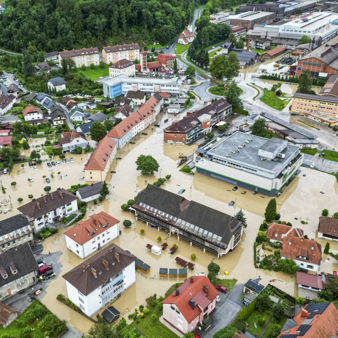 Mehrere Tote! Kampf gegen Überschwemmungen geht weiter
