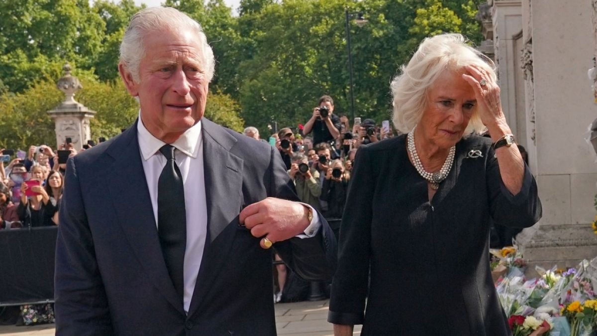 Unmittelbar nach dem Tod von Queen Elizabeth II. trat König Charles III. wieder in der Öffentlichkeit auf - am ersten Todestag seiner Mutter wird das anders sein. (Foto)