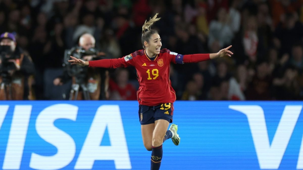Olga Carmona bejubelt ihren 1:0-Siegtreffer im Fußball-WM-Finale der Frauen gegen England. Wenig später erfuhr sie, dass ihr Vater kurz vor dem Endspiel verstorben war. (Foto)