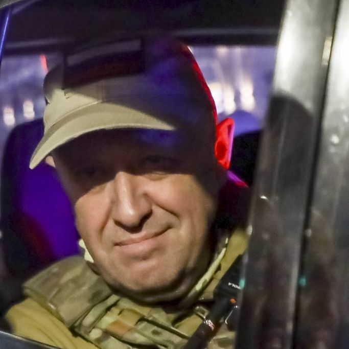 Spekulationen nach Flugzeugabsturz! Hat Putin den Söldner-Chef abgeschossen?