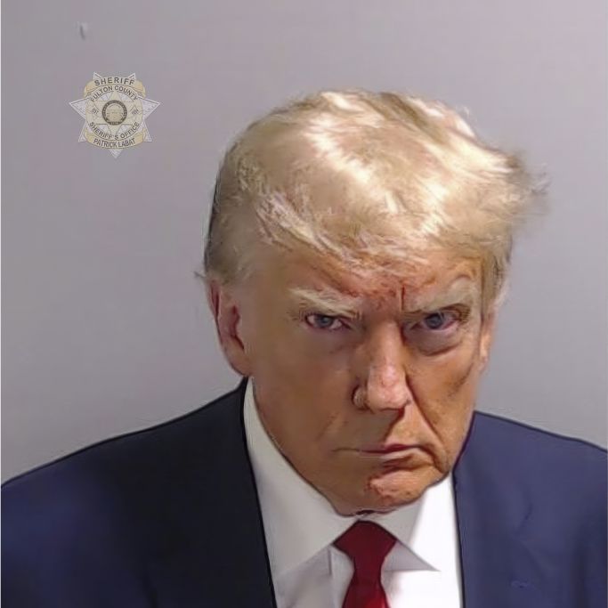 Mugshot geht viral! So lacht das Netz über Trumps Knast-Foto