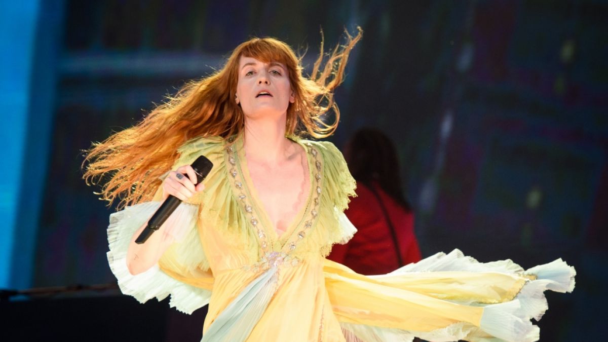 Eine Not-OP rettete Sängerin Florence Welch das Leben. (Foto)