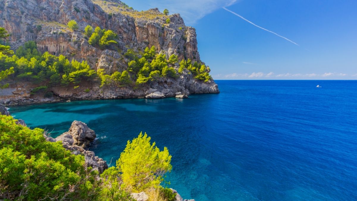Die malerische Bucht von Sa Calobra wurde für eine junge Mallorca-Urlauberin aus Deutschland zur Todesfalle: Die 25-Jährige starb, nachdem sie von einer Welle erfasst wurde. (Foto)