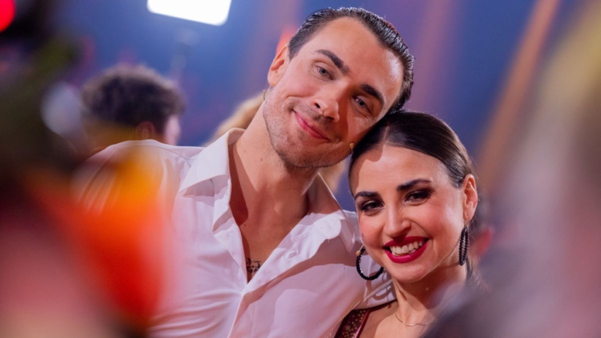 Auf dem "Let's Dance"-Parkett strahlte Ekaterina Leonova - hier mit ihrem Tanzpartner Timon Krause, noch übers ganze Gesicht - bei Instagram schlug die Profitänzerin nun deutlich betrübtere Töne an. (Foto)