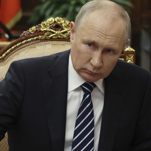 Kreml-Chef schickt Tausende 