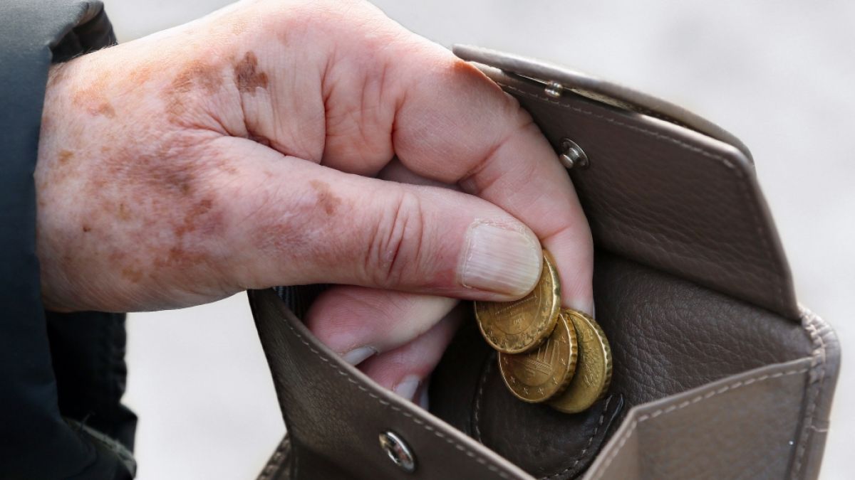 Aktuelle Berechnungen des Bundesarbeitsministeriums verheißen nichts Gutes: Trotz Vollzeitjobs drohen Millionen Arbeitnehmern magere Renten. (Foto)