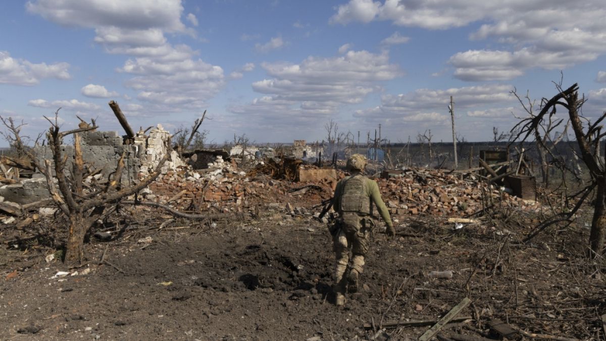 Die ukrainische Armee hat die Einnahme Klischtschijiwkas vermeldet - dadurch verschlechtert sich die taktische Lage der russischen Besatzer in Bachmut deutlich. Sie laufen nun Gefahr, vom Süden und vom Norden her in die Zange genommen zu werden. (Foto)