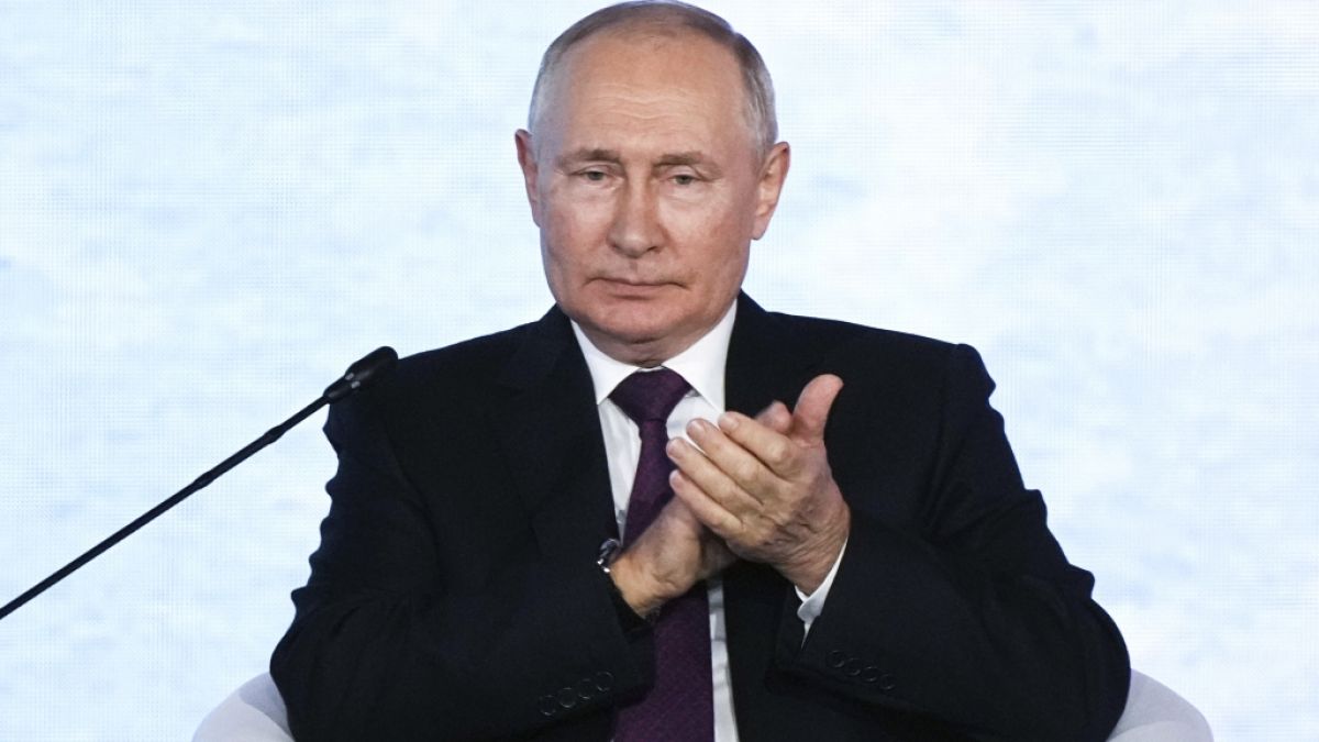 Wladimir Putin scheint im Kreml fest im Sattel zu sitzen - doch hinter den Kulissen läuft die Suche nach einem Nachfolger angeblich längst auf Hochtouren. (Foto)