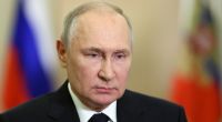 Deutlich zu erkennen: Wladimir Putin zeigte sich mit einem mysteriösen roten Fleck auf seiner Stirn.