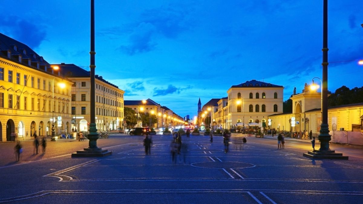 Am Odeonsplatz in München ist am Sonntag, 8. Oktober, ein Marathon-Lüfer kollabiert und gestorben. (Foto)
