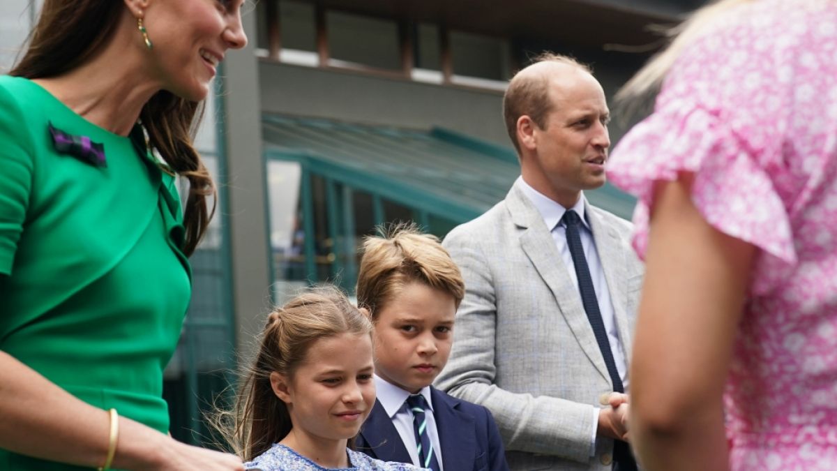 Schon als kleines Mädchen hat sich Prinzessin Charlotte an das royale Rampenlicht gewöhnt - eines Tages wird sie ihren Papa Prinz William und ihren Bruder Prinz George unterstützen. (Foto)