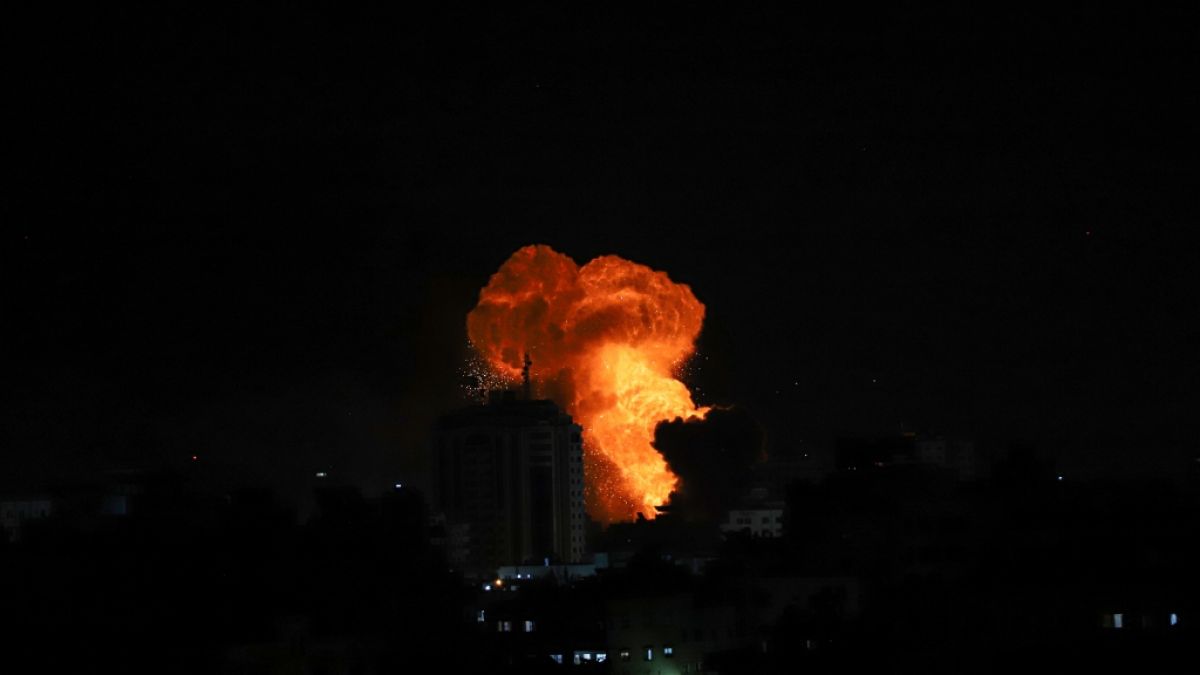 Nach den massiven Angriffen der Hamas-Terroristen reagierte Israel mit Luftangriffen. (Foto)