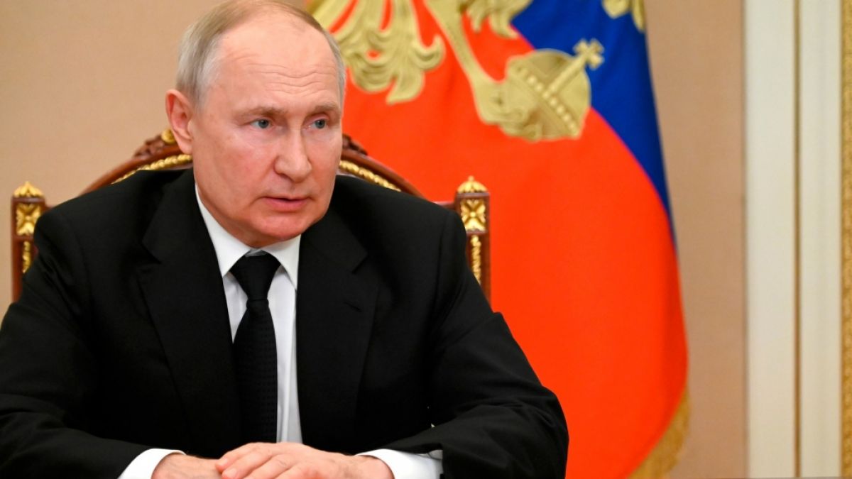 #Wladimir Putin in Kürze tot?: "Wird den Herbst nicht überleben" Geheimpläne zu Händen Nachfolge im Kreml gelüftet