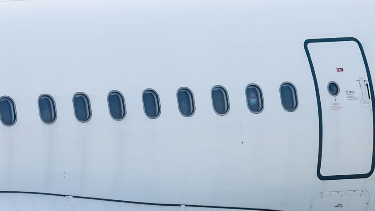 Auf dem Weg von Ägypten nach Madrid ist ein Mann im Flugzeug verstorben. (Foto)