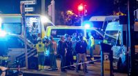 In Brüssel sind am Montagabend zwei Menschen erschossen worden. Die Ermittlungen der Polizei dauern an, während die höchste Terrorwarnstufe ausgerufen wurde.