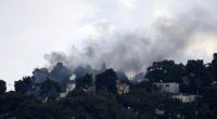 Die in Mays Al Jabal im Südlibanon entstandene Aufnahme zeigt Rauch, der von einem israelischen Militärposten in Al Manara aufsteigt, nachdem eine von Hisbollah-Kämpfern abgefeuerte Rakete dort eingeschlagen ist.