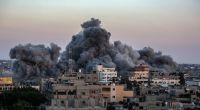 Rauchschwaden steigen nach israelischen Luftangriffen im Gazastreifen auf.