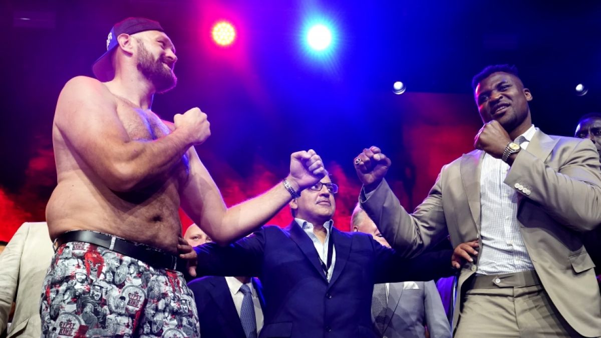 Box-Champ Tyson Fury besiegt UFC-Star Francis Ngannou in Riad nach Punkten. (Foto)